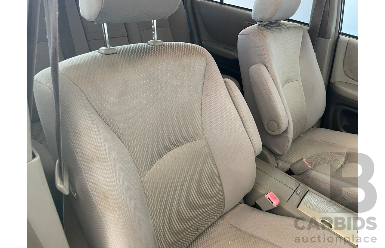 1/2005 Toyota Kluger CV (4x4) MCU28R 4d Wagon White 3.3L