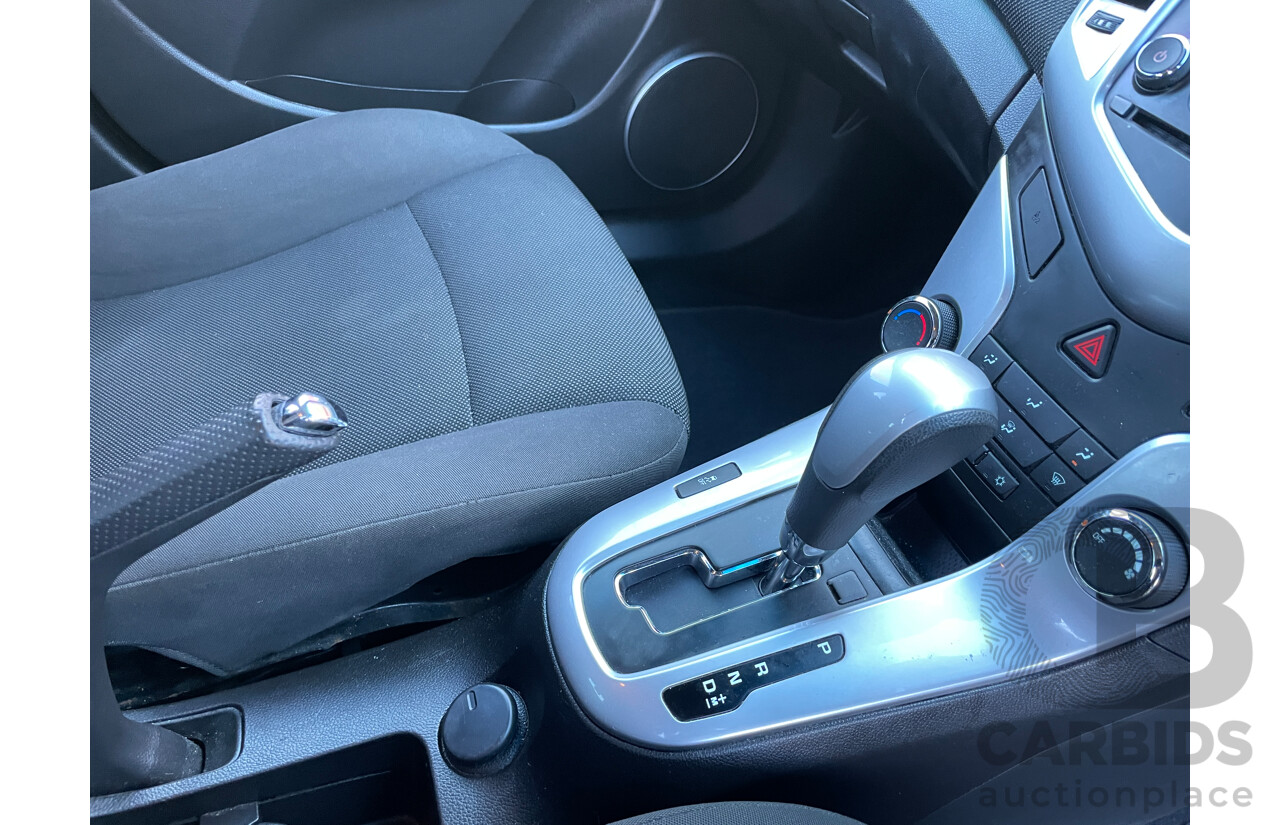 5/2013 Holden Cruze CD Equipe JH MY13 5d Hatchback Silver 1.8L