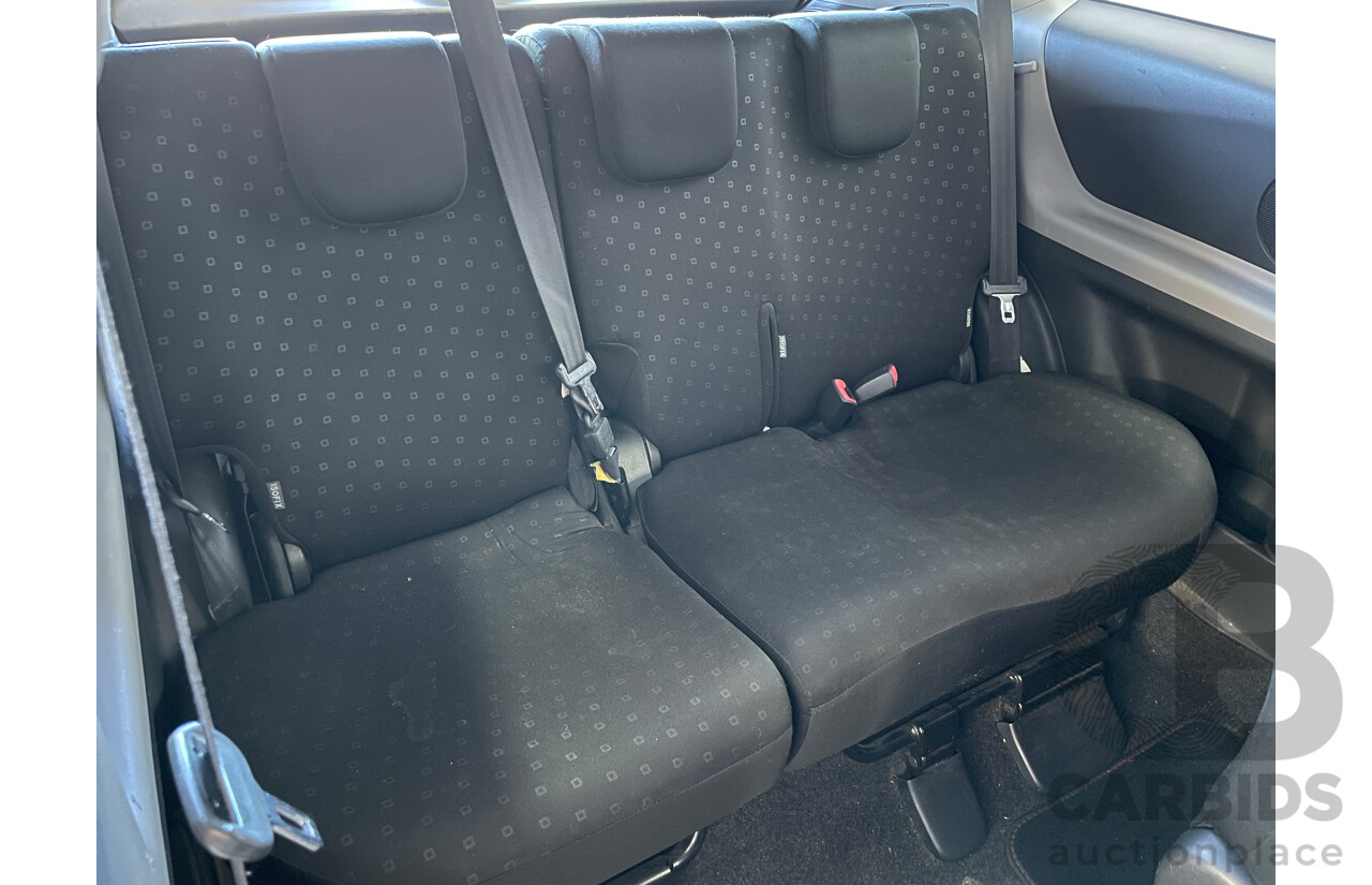 11/2005 Toyota Yaris YR NCP90R 3d Hatchback Blue 1.3L