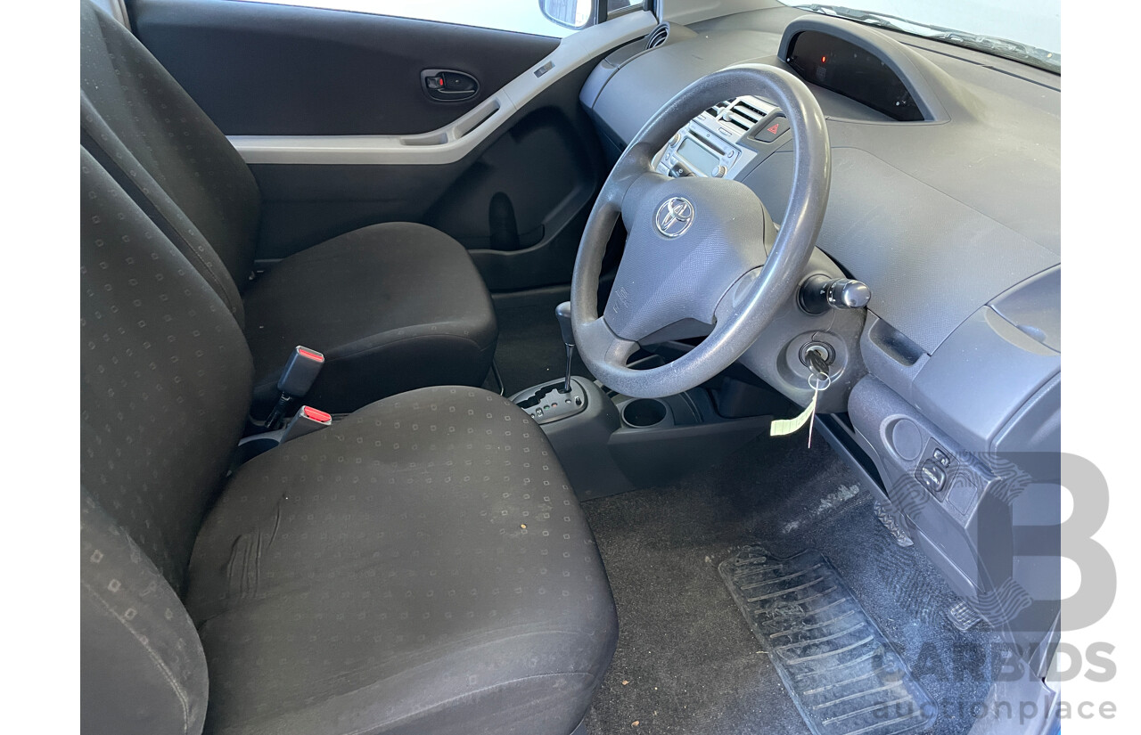 11/2005 Toyota Yaris YR NCP90R 3d Hatchback Blue 1.3L