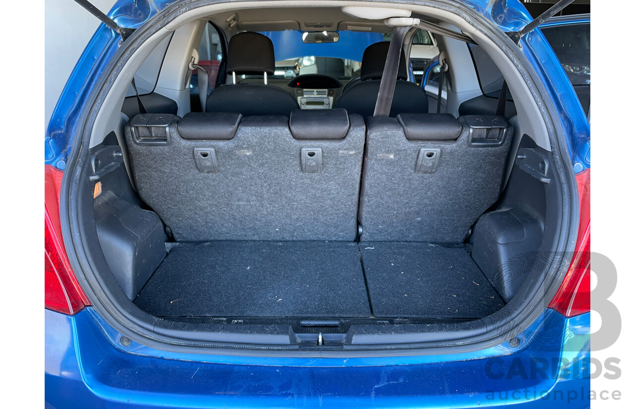 11/2005 Toyota Yaris YR NCP90R 3d Hatchback Blue 1.3L