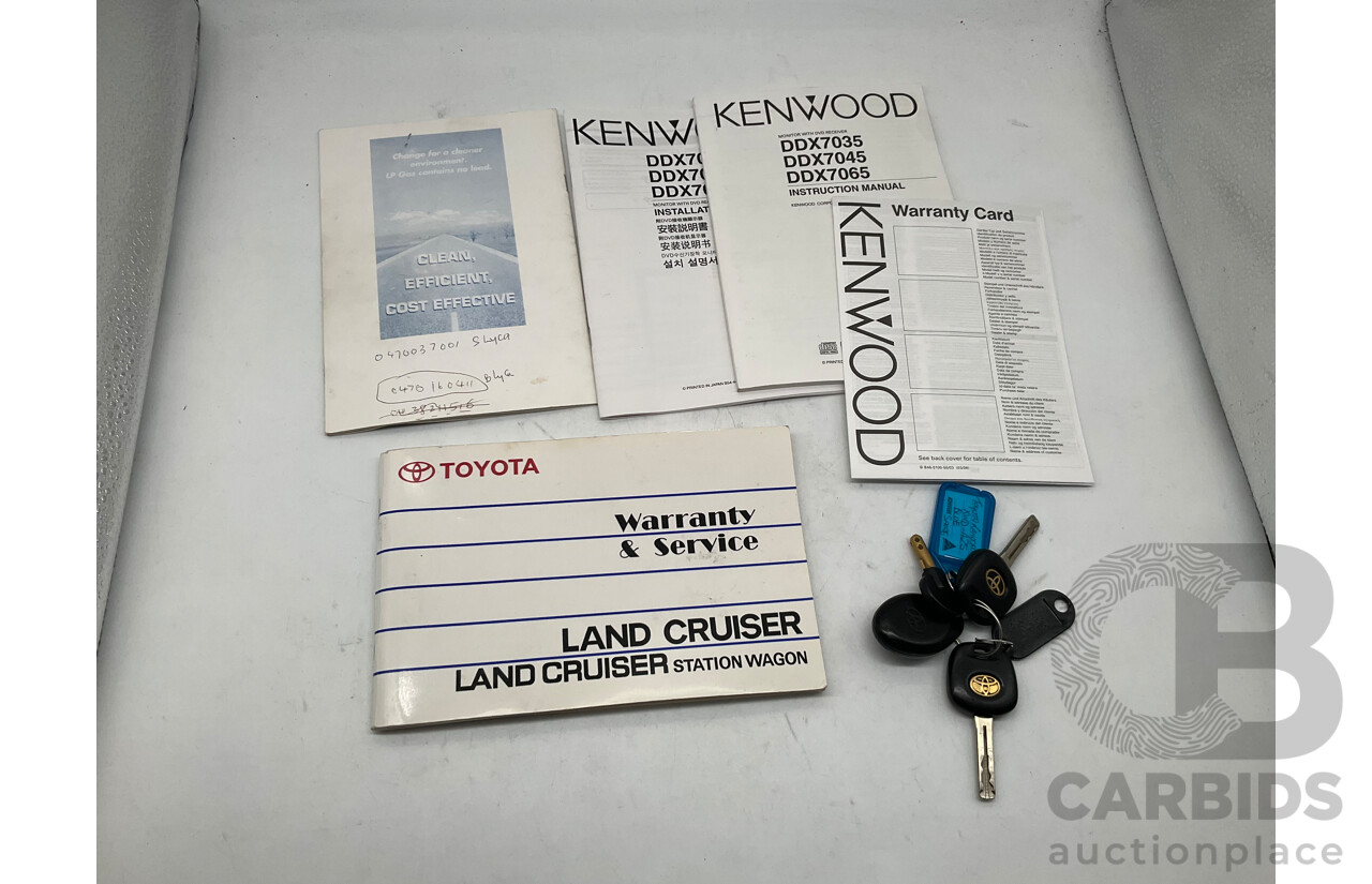 11/2001 Toyota Landcruiser GXL (4x4) FZJ105R 4d Wagon Blue Dual Fuel 4.5L - 8 Seater