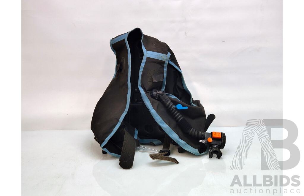 SCUBAPRO Scuba Diving Vest, Snorkel and SPG