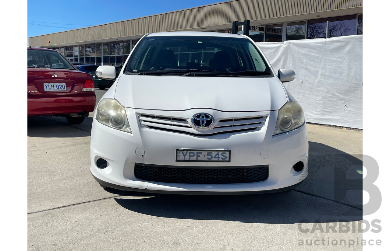 11/2009 Toyota Corolla Ascent ZRE152R MY09 5d Hatchback White 1.8L