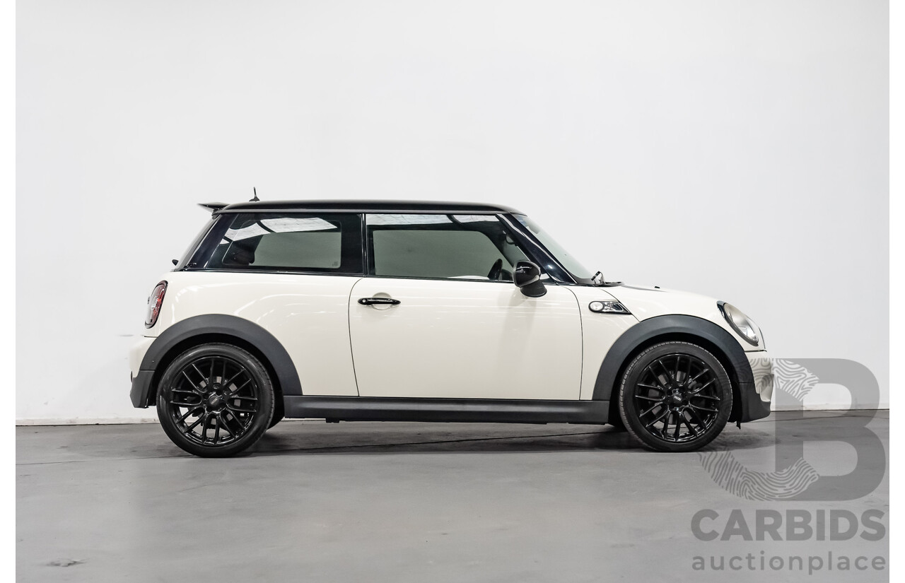 8/2009 Mini Cooper S R56 2d Hatchback White Turbo 1.6L