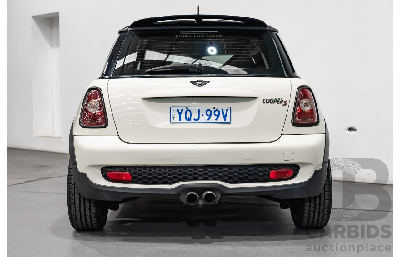 8/2009 Mini Cooper S R56 2d Hatchback White Turbo 1.6L