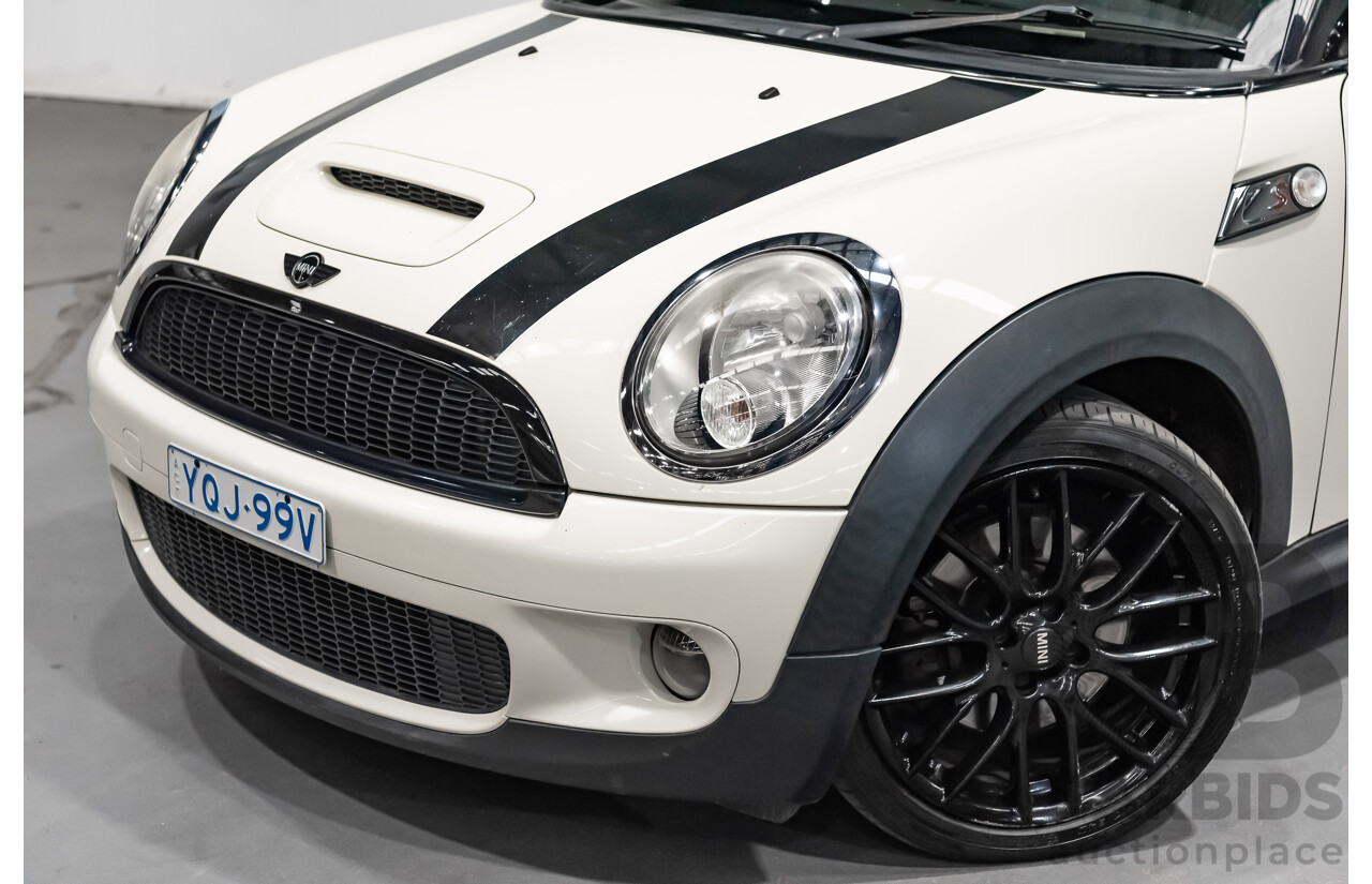 8/2009 Mini Cooper S R56 2d Hatchback White Turbo 1.6L