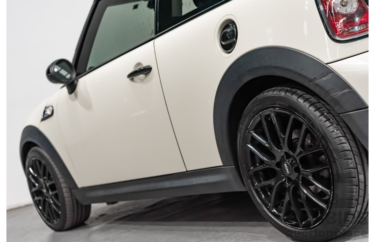 8/2009 Mini Cooper S R56 2d Hatchback White Turbo 1.6L