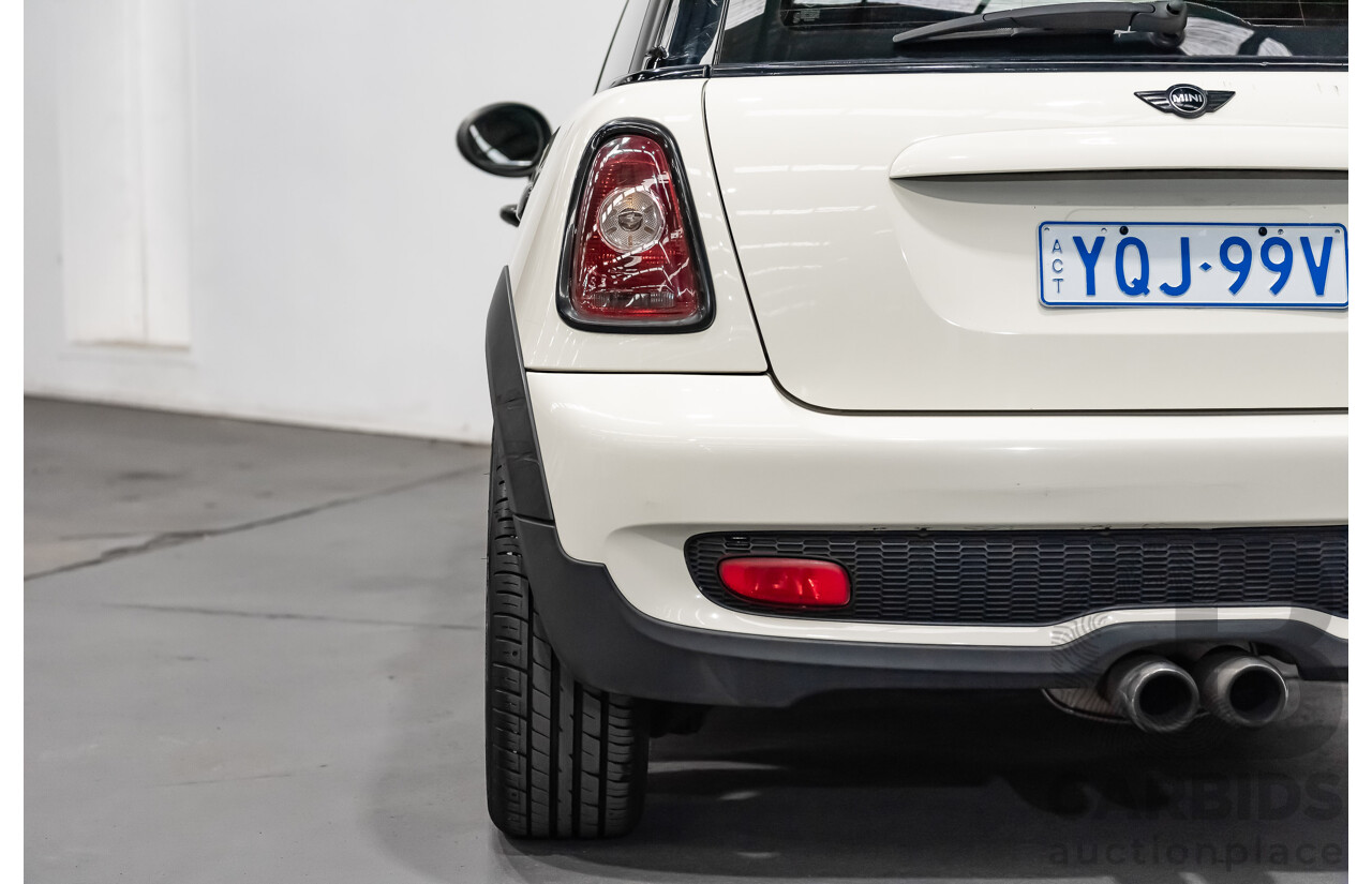 8/2009 Mini Cooper S R56 2d Hatchback White Turbo 1.6L