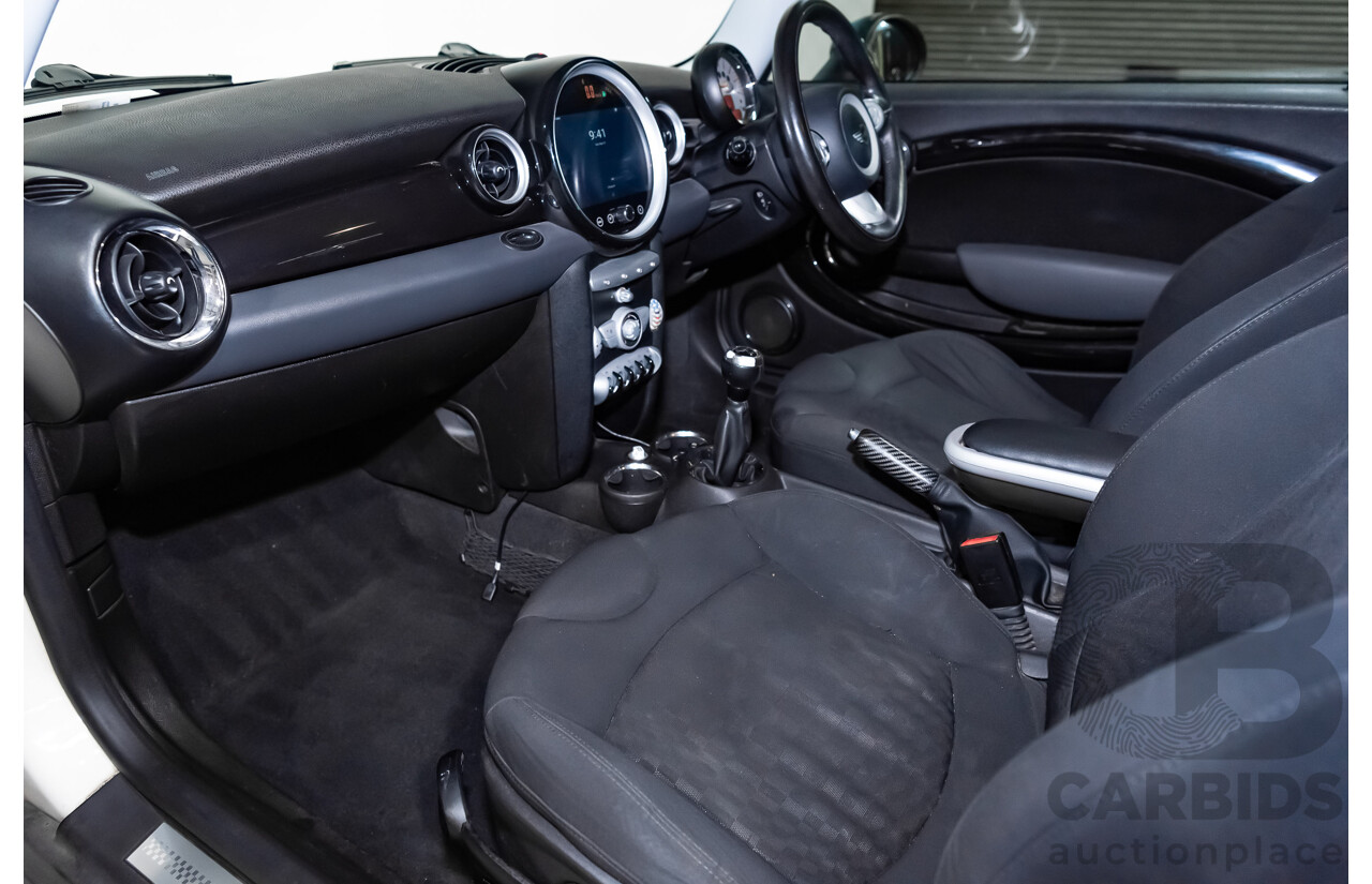 8/2009 Mini Cooper S R56 2d Hatchback White Turbo 1.6L