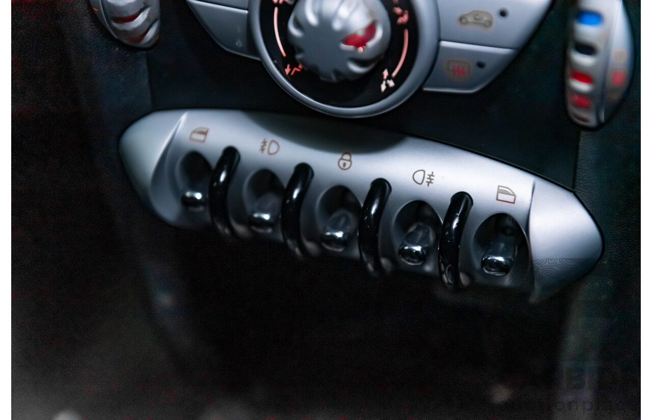 8/2009 Mini Cooper S R56 2d Hatchback White Turbo 1.6L