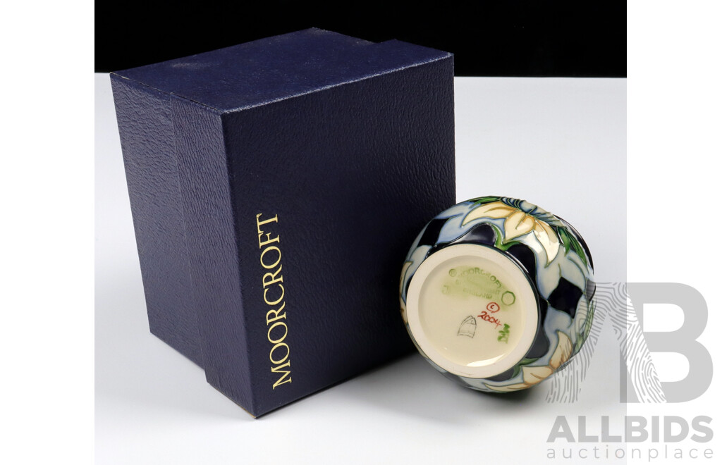 Moorcroft Porcelain Vase in Tribute to WIlliam Morris Design by Rachel Bishop in Original Box
