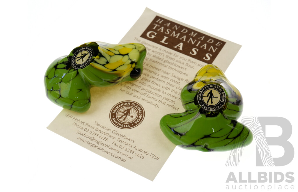 Two Hand Blown Australian Studio Art Glass Frog Figurines by James Dodson From Tasmanian Glassblowers in the Australian Frog Collection in Original Boxes