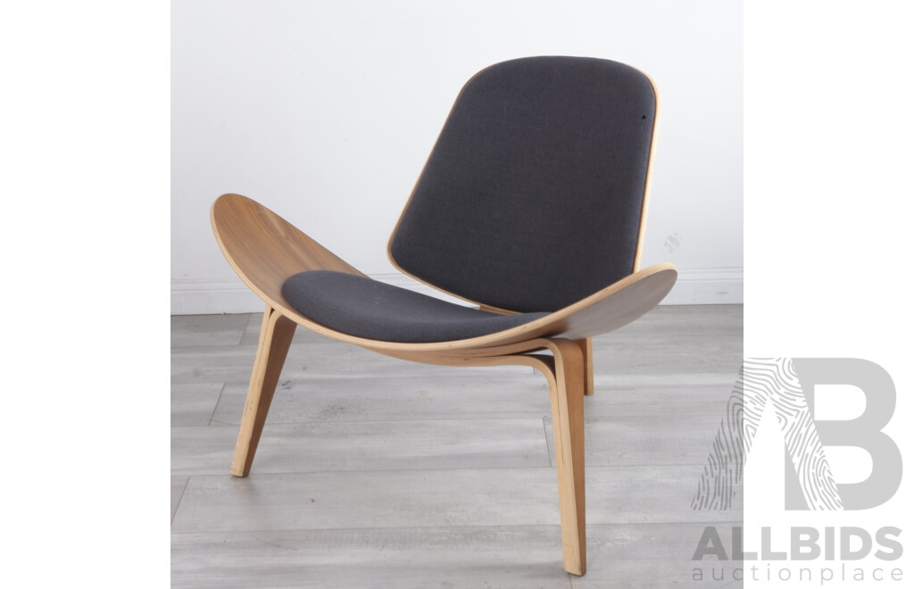 Replica Hans Wegner Shell Chair