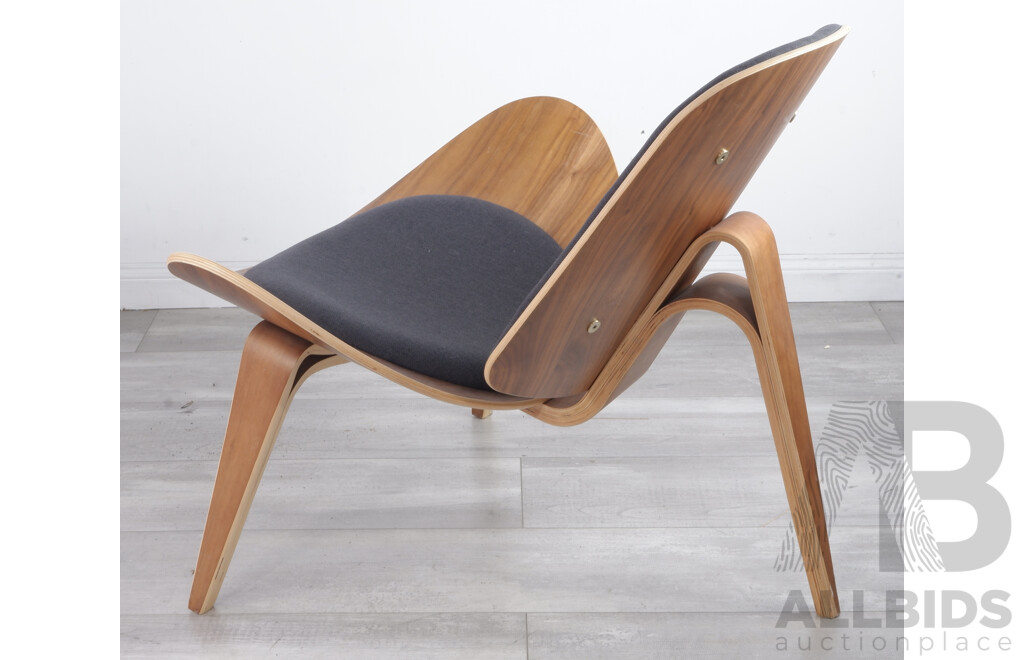 Replica Hans Wegner Shell Chair