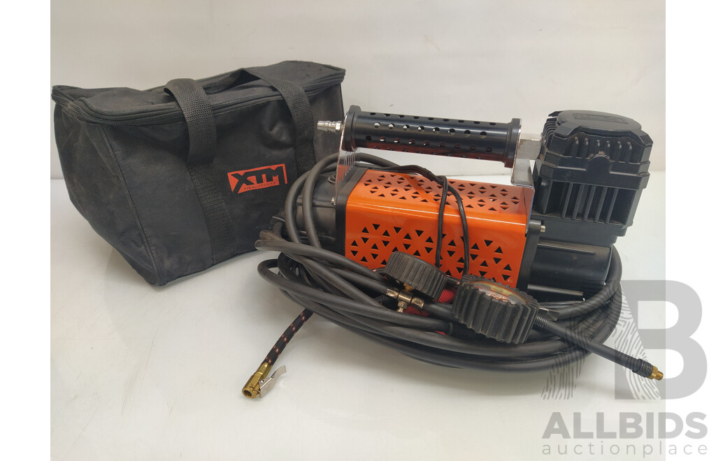 XTM 150PSI 160LPM Air Compressor and Carry Bag