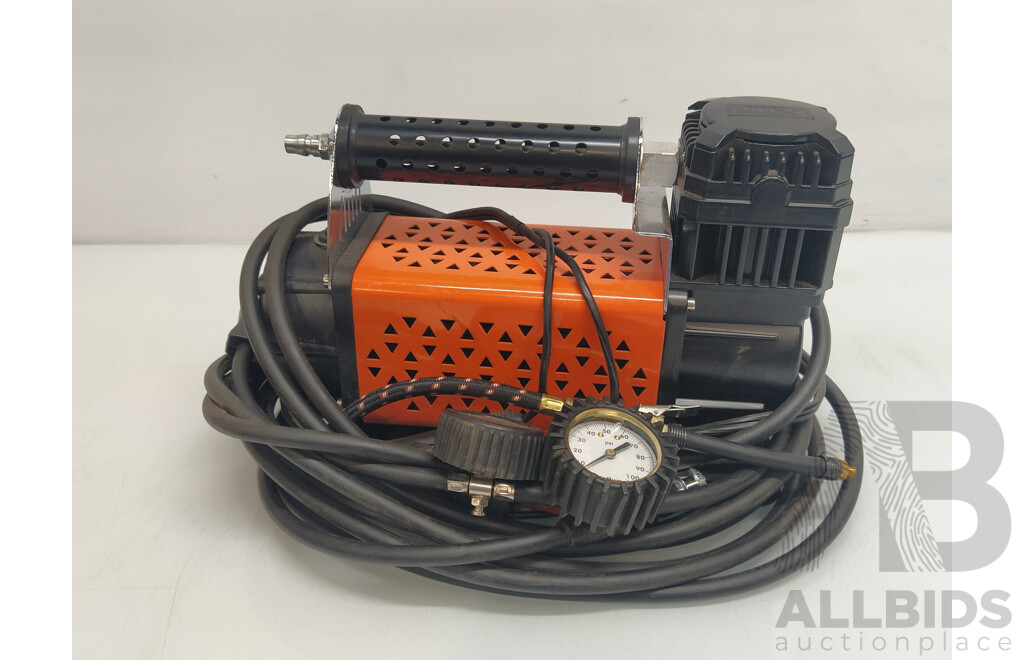 XTM 150PSI 160LPM Air Compressor and Carry Bag