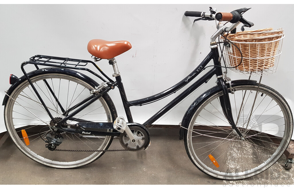 Uptown DLX 7 Speed City Bike