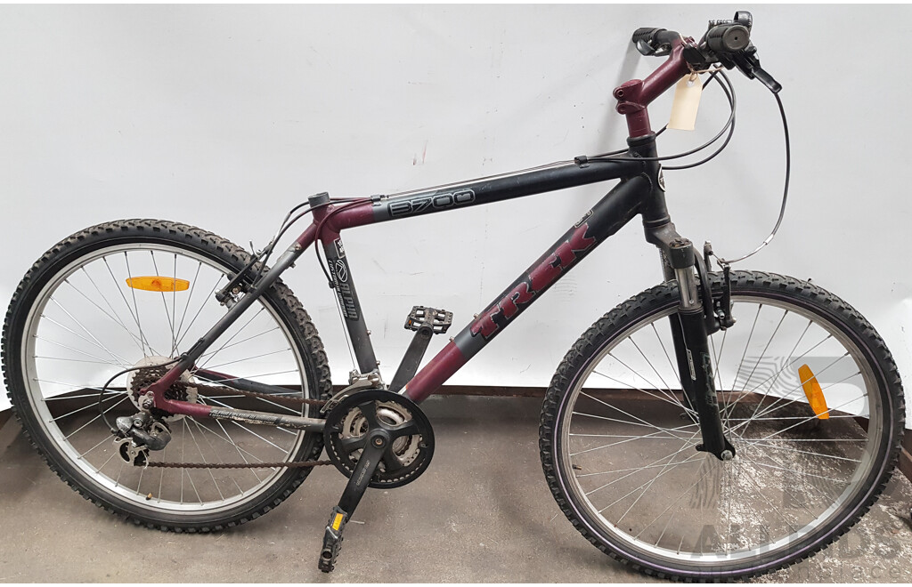 Trek 3700 10-Speed Mountain Bike