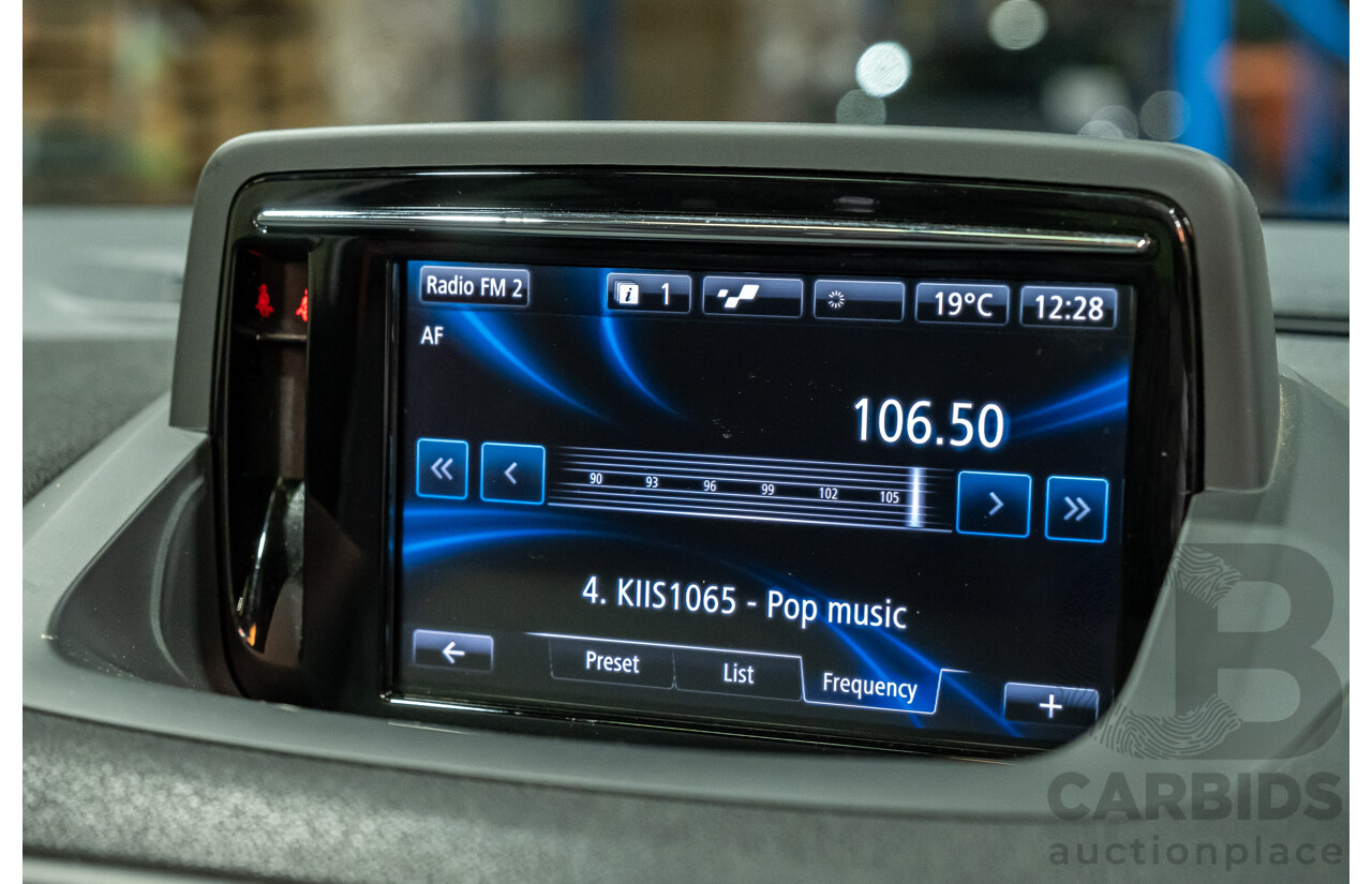 7/2016 Renault Megane RS 265 CUP Phase 2 X95 3d Hatchback White Turbo 2.0L