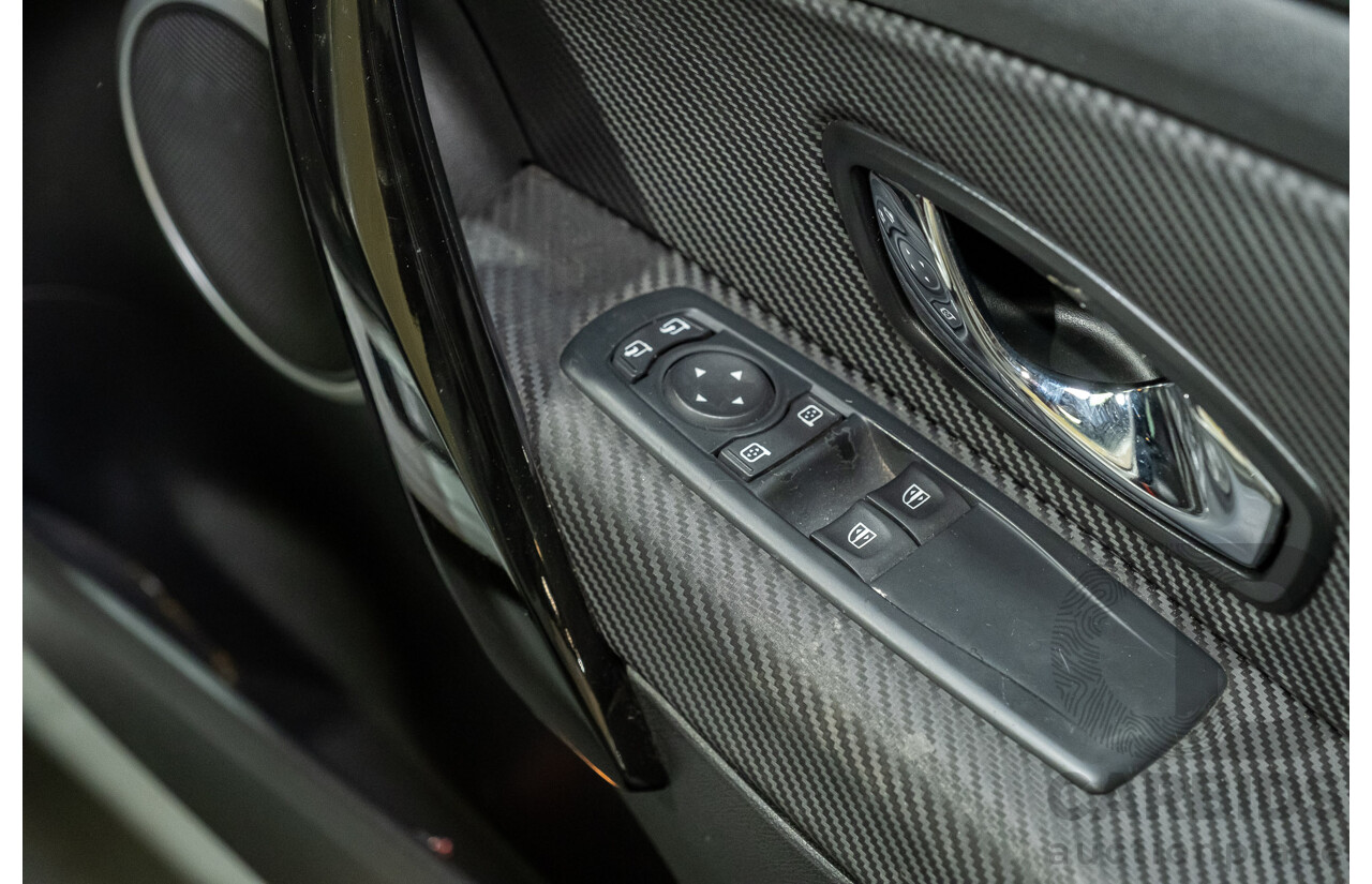 7/2016 Renault Megane RS 265 CUP Phase 2 X95 3d Hatchback White Turbo 2.0L