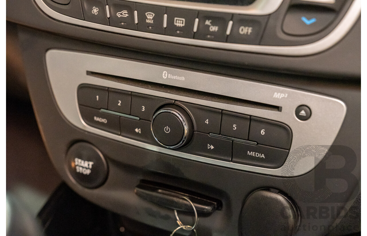 7/2016 Renault Megane RS 265 CUP Phase 2 X95 3d Hatchback White Turbo 2.0L