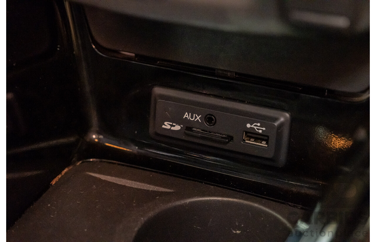 7/2016 Renault Megane RS 265 CUP Phase 2 X95 3d Hatchback White Turbo 2.0L