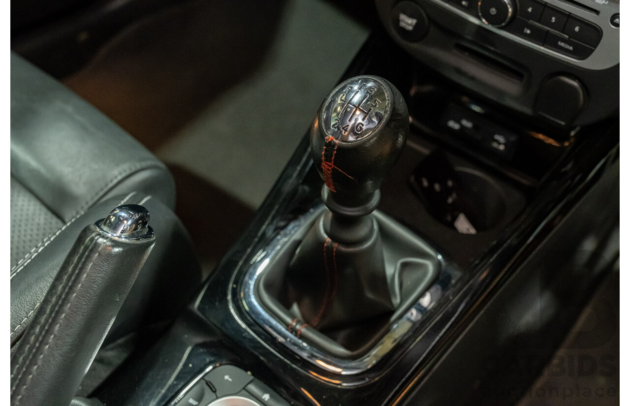 7/2016 Renault Megane RS 265 CUP Phase 2 X95 3d Hatchback White Turbo 2.0L