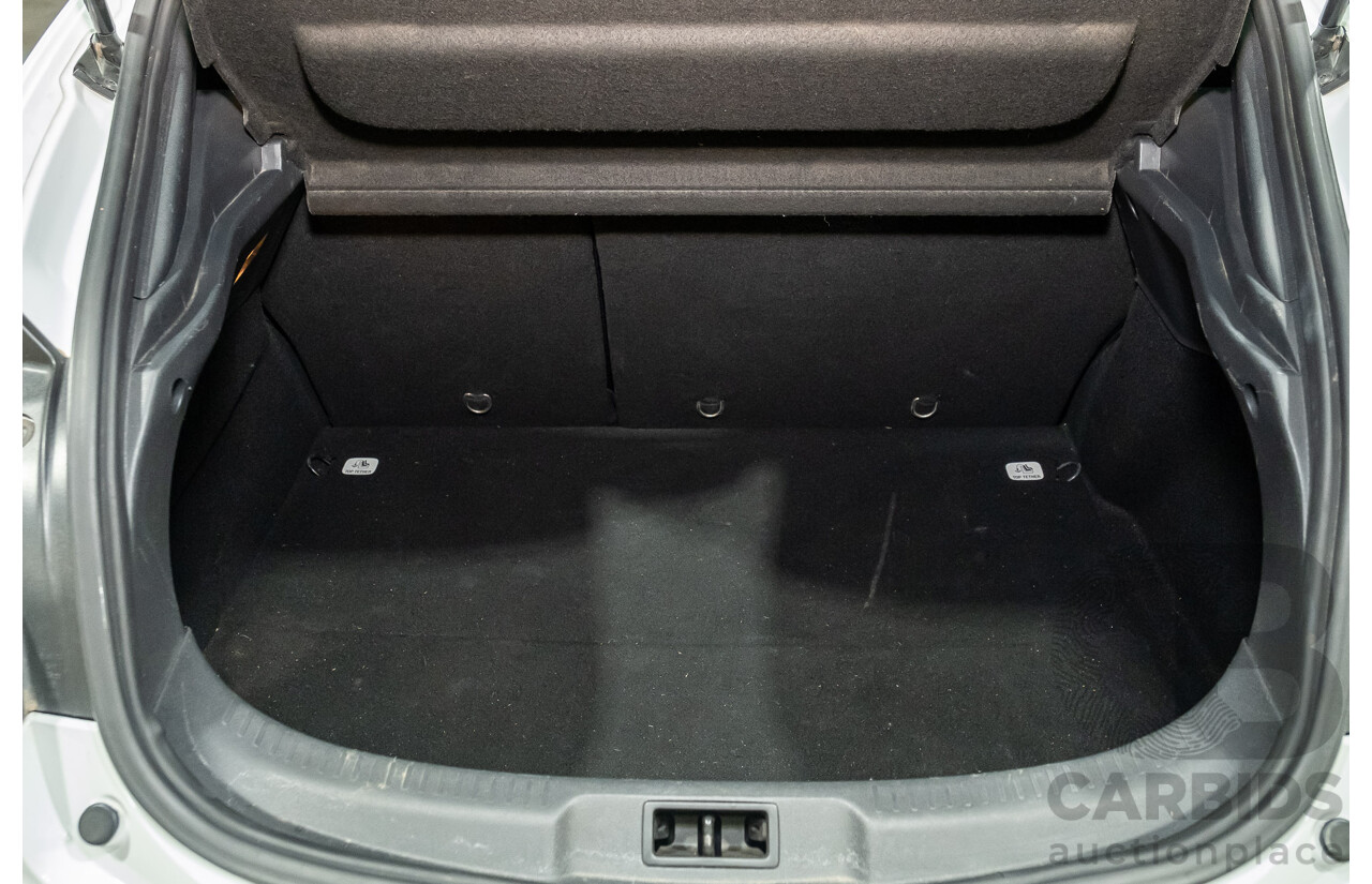 7/2016 Renault Megane RS 265 CUP Phase 2 X95 3d Hatchback White Turbo 2.0L