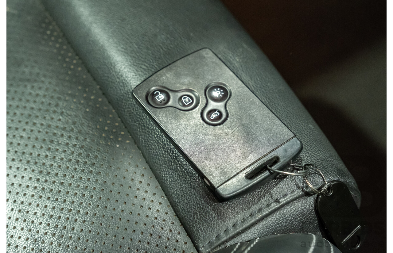 7/2016 Renault Megane RS 265 CUP Phase 2 X95 3d Hatchback White Turbo 2.0L