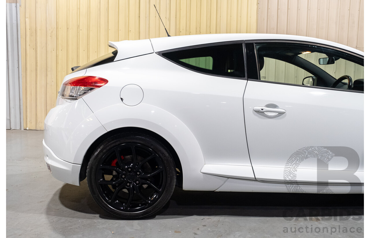 7/2016 Renault Megane RS 265 CUP Phase 2 X95 3d Hatchback White Turbo 2.0L