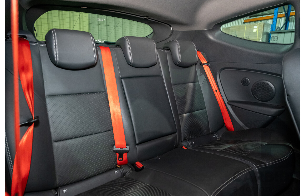 7/2016 Renault Megane RS 265 CUP Phase 2 X95 3d Hatchback White Turbo 2.0L