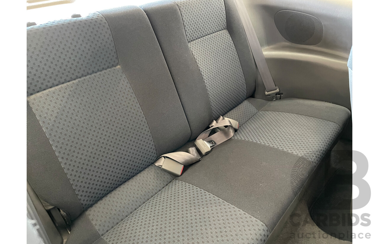 11/2001 Mitsubishi Mirage  CE 3d Hatchback Silver 1.5L