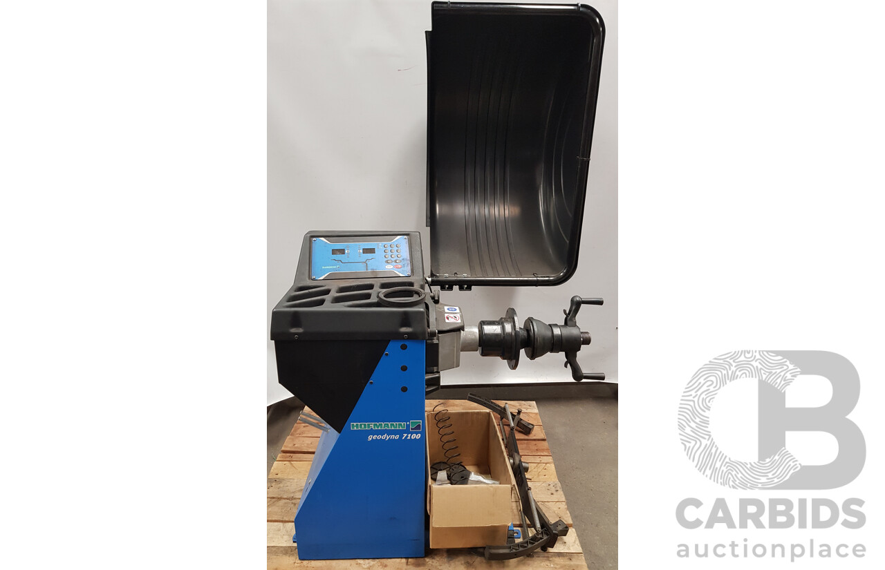 Hoffman Geodyna 7100 Wheel Balancer with Digital Display