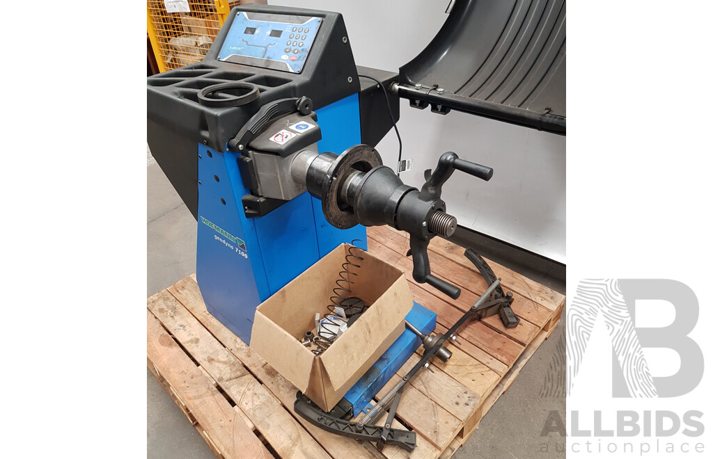 Hoffman Geodyna 7100 Wheel Balancer with Digital Display