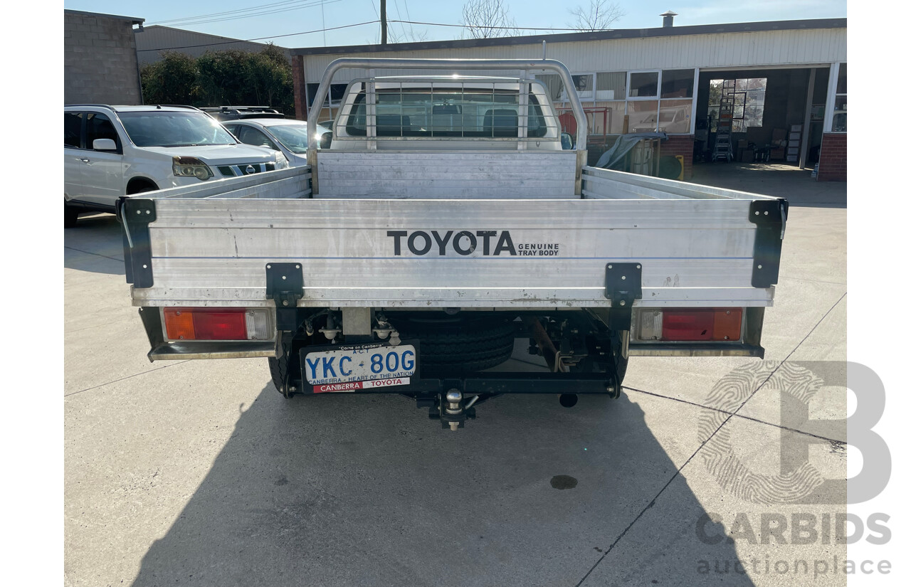 7/2014 Toyota Hilux Workmate TGN16R MY14 C/Chas White 2.7L
