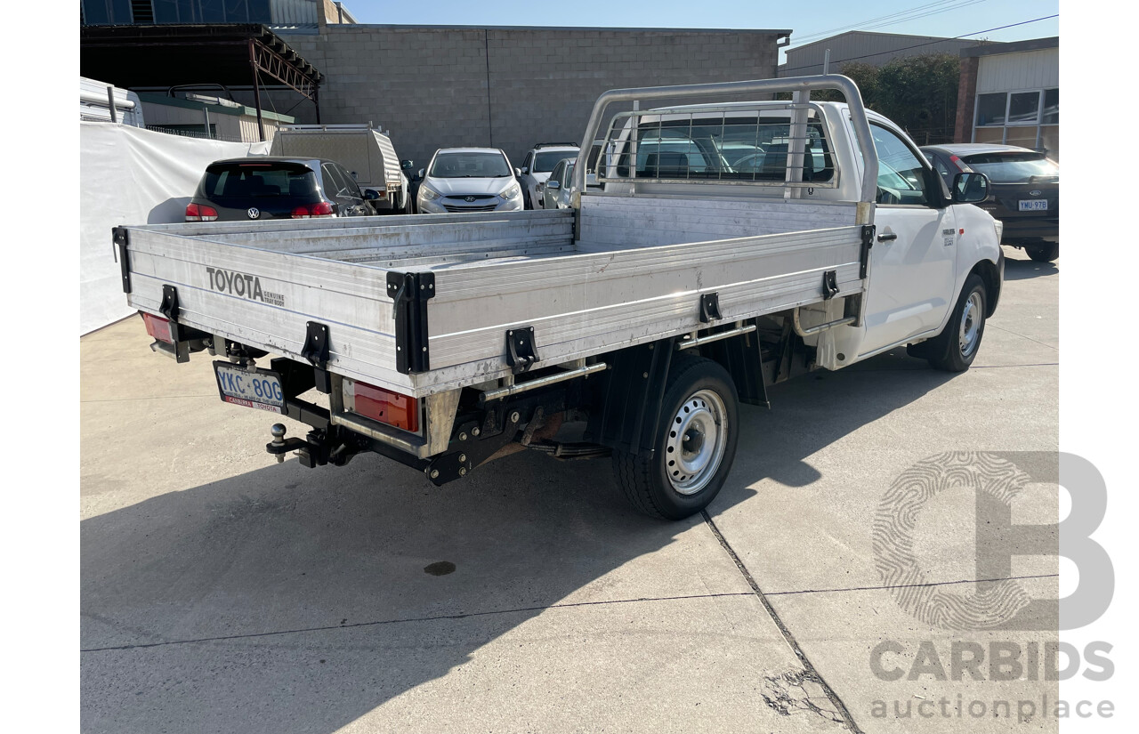 7/2014 Toyota Hilux Workmate TGN16R MY14 C/Chas White 2.7L