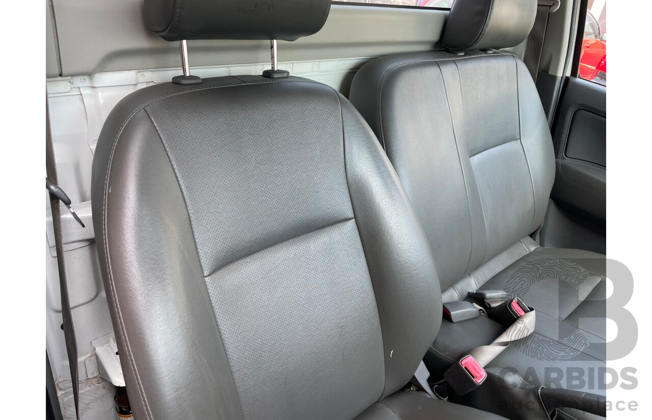 7/2014 Toyota Hilux Workmate TGN16R MY14 C/Chas White 2.7L