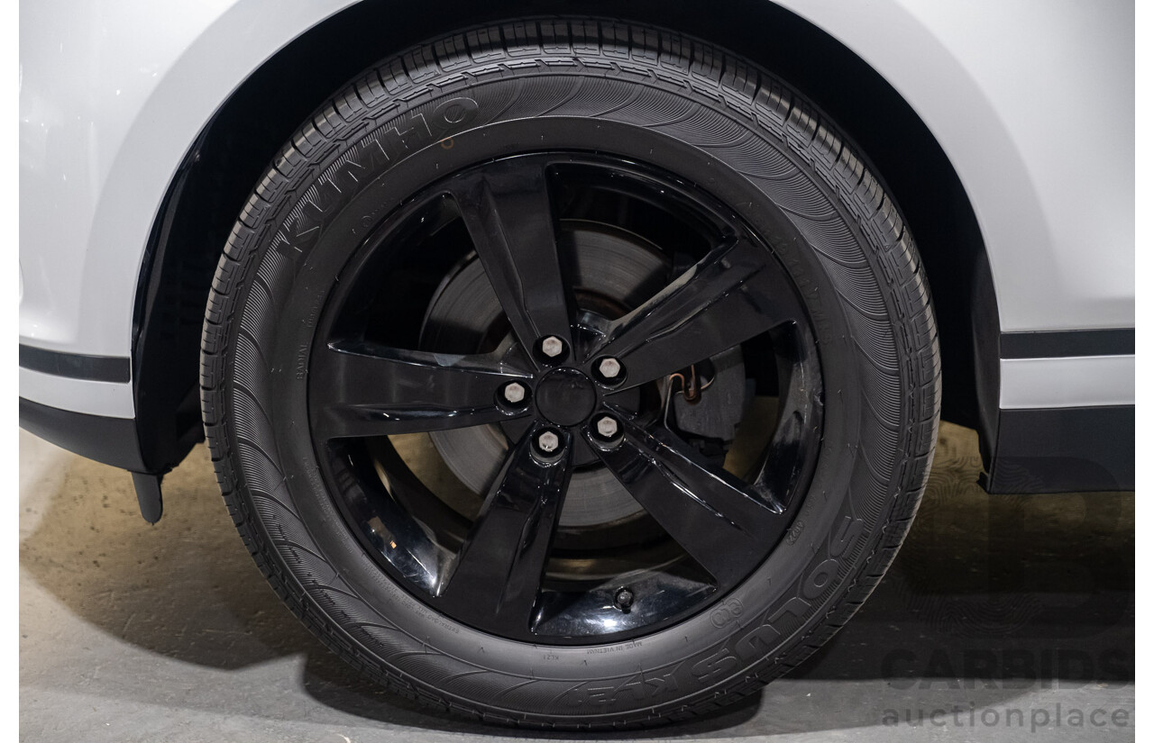 09/2017 Land Rover Range Rover Velar D180 (AWD) L560 MY18 5d Wagon Polaris White Turbo Diesel 2.0L