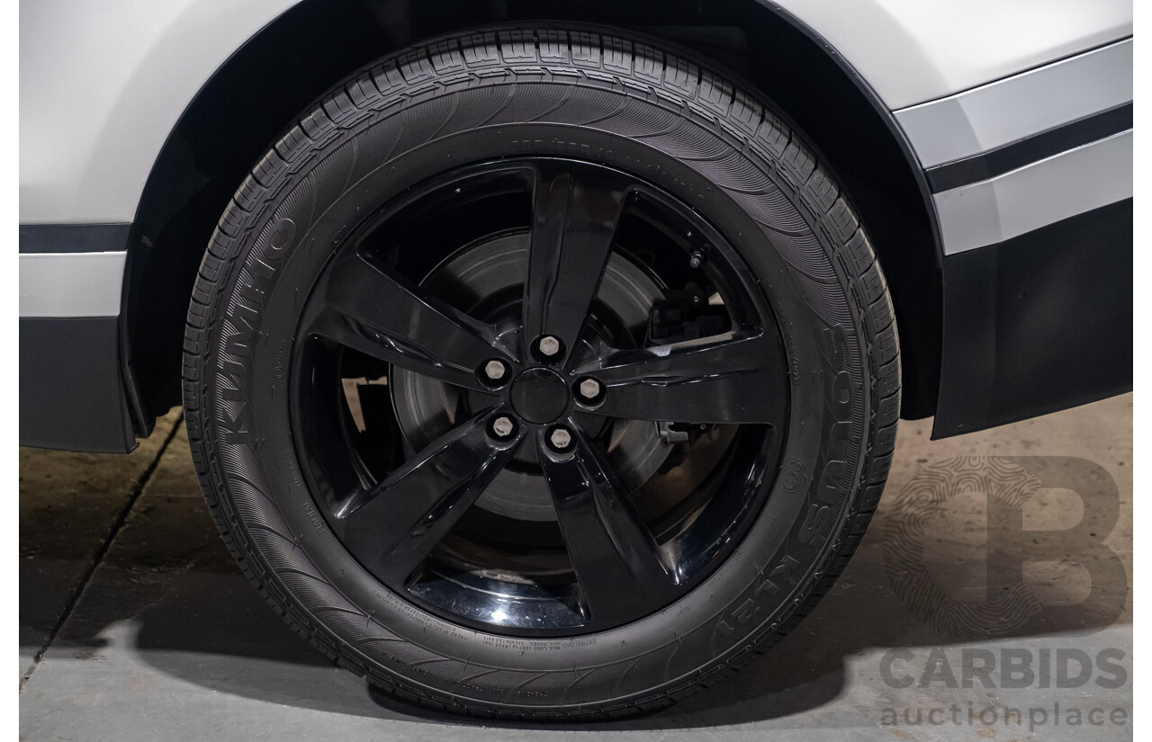 09/2017 Land Rover Range Rover Velar D180 (AWD) L560 MY18 5d Wagon Polaris White Turbo Diesel 2.0L