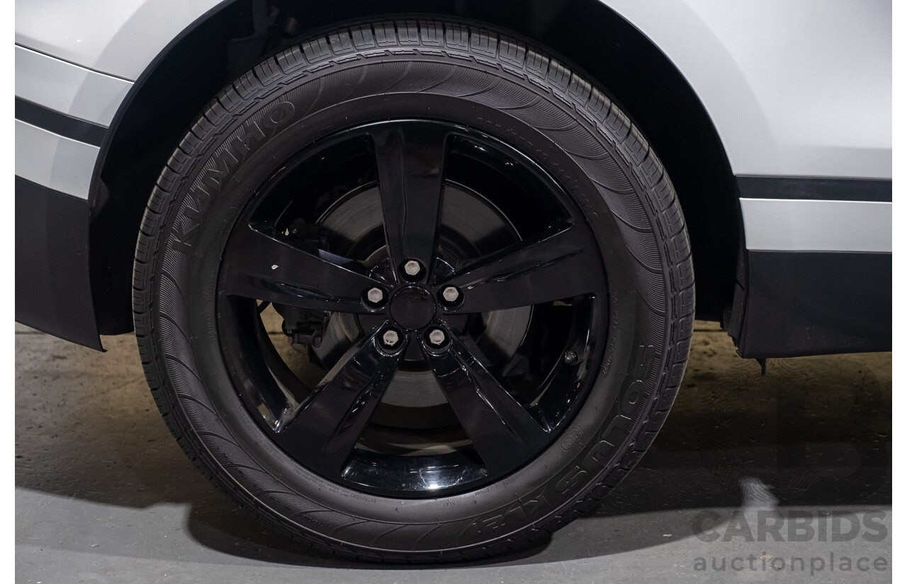 09/2017 Land Rover Range Rover Velar D180 (AWD) L560 MY18 5d Wagon Polaris White Turbo Diesel 2.0L