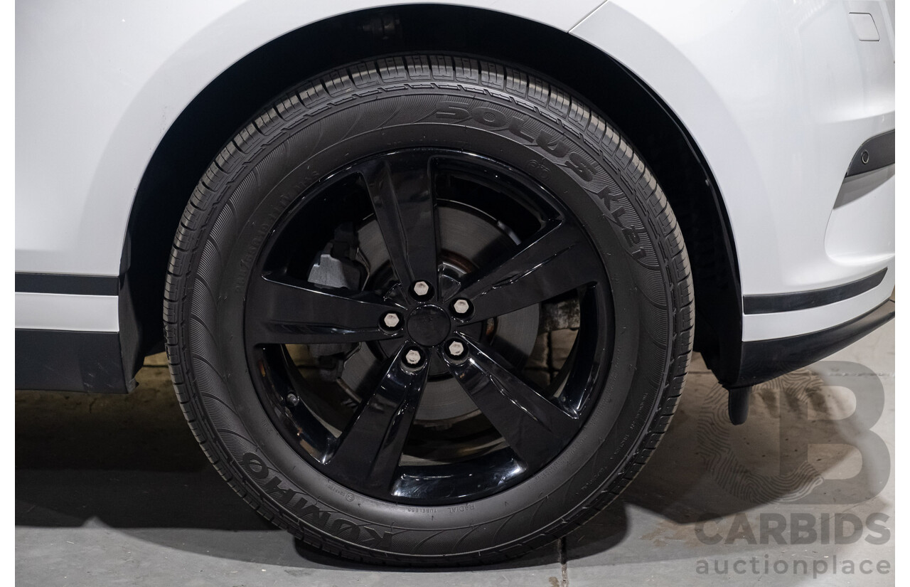 09/2017 Land Rover Range Rover Velar D180 (AWD) L560 MY18 5d Wagon Polaris White Turbo Diesel 2.0L