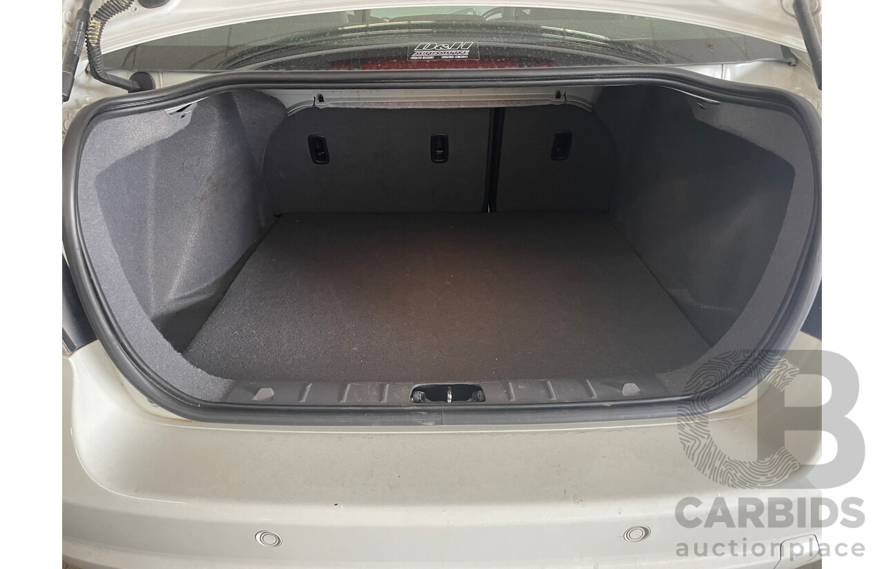 2/2012 Volvo S40 T5 Lifestyle MY12 4d Sedan White 2.5L