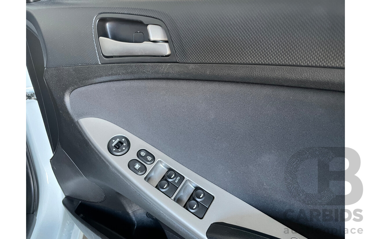 10/2016 Hyundai Accent Active RB 5d Hatchback White 1.6L