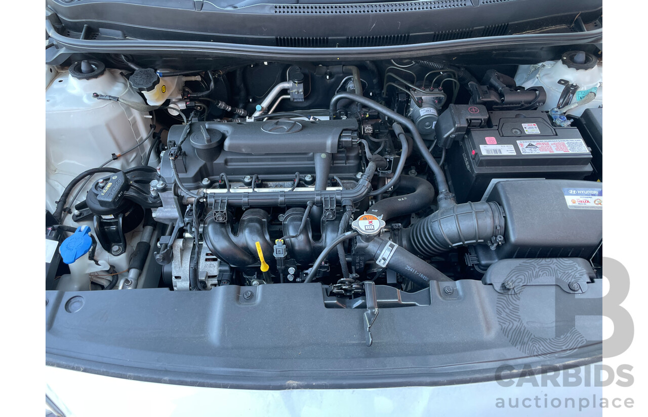 10/2016 Hyundai Accent Active RB 5d Hatchback White 1.6L