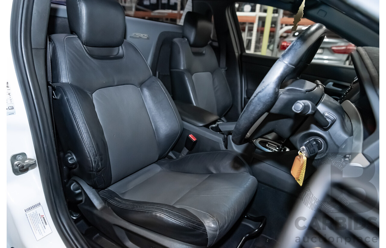 9/2010 Holden Commodore VE II SS-V Redline Utility White V8 6.0L