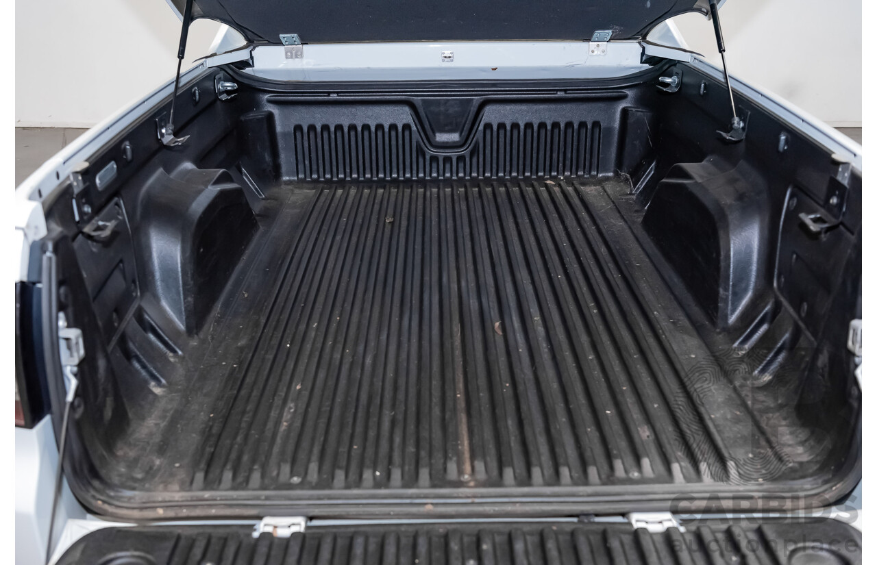 9/2010 Holden Commodore VE II SS-V Redline Utility White V8 6.0L