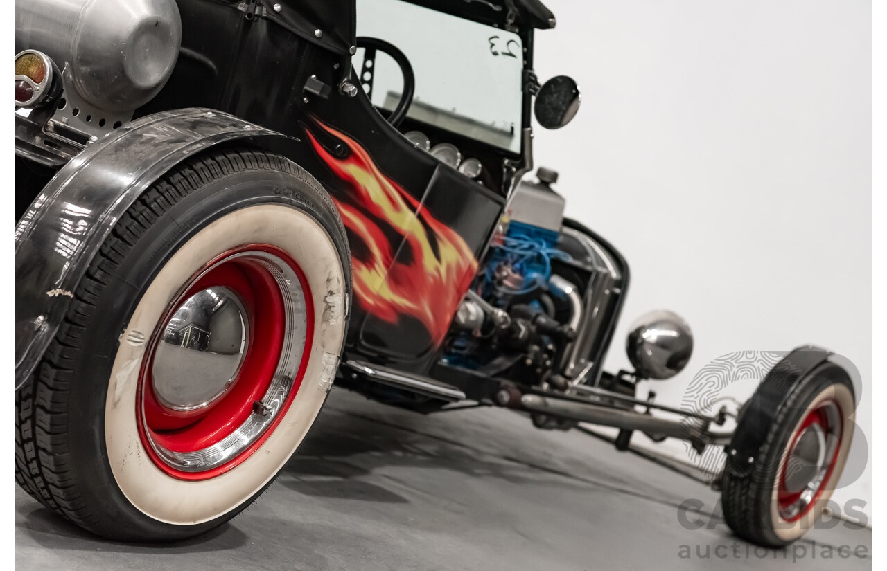 01/1923 Ford T-Bucket Hot Rod Soft Top 235ci I6
