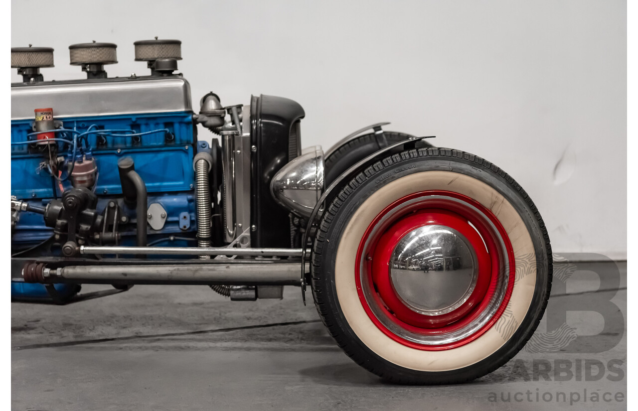 01/1923 Ford T-Bucket Hot Rod Soft Top 235ci I6