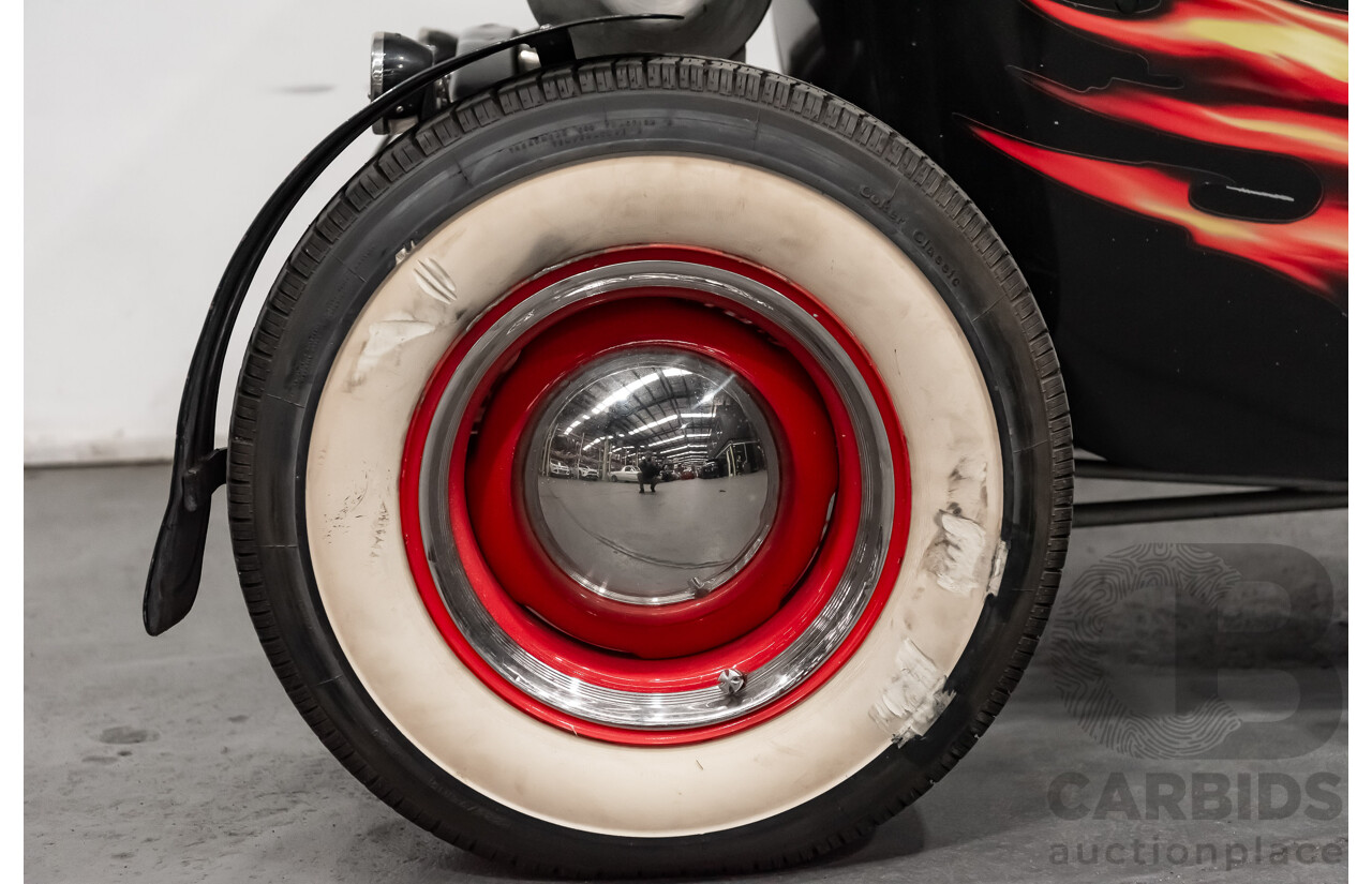 01/1923 Ford T-Bucket Hot Rod Soft Top 235ci I6